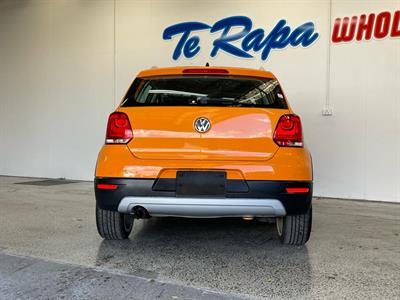 2011 Volkswagen Cross Polo - Thumbnail