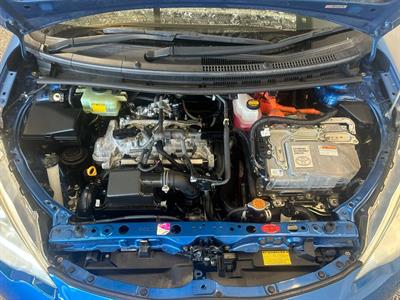 2013 Toyota Aqua Hybrid - Thumbnail