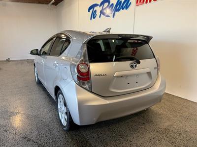 2012 Toyota AQUA - Thumbnail