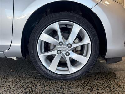 2012 Toyota AQUA - Thumbnail