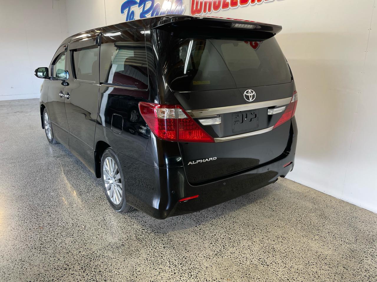 2012 Toyota Alphard