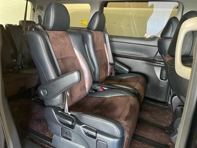 2012 Toyota Alphard - Thumbnail