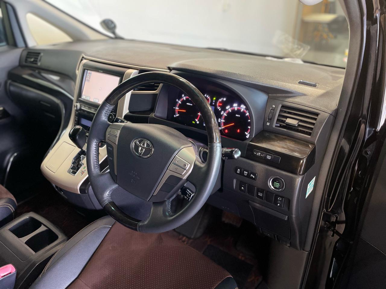 2012 Toyota Alphard