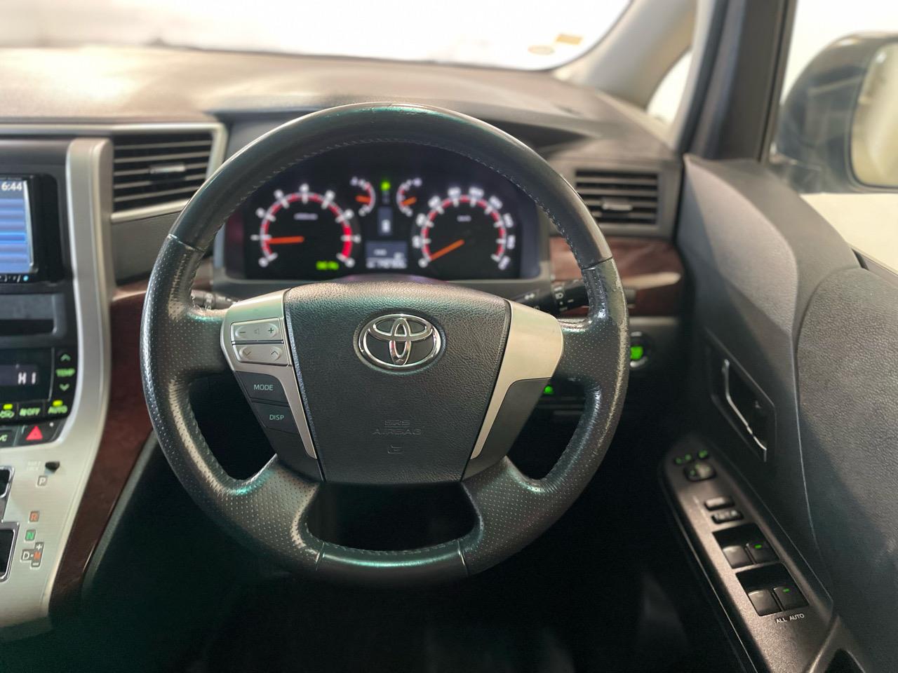 2013 Toyota VELLFIRE