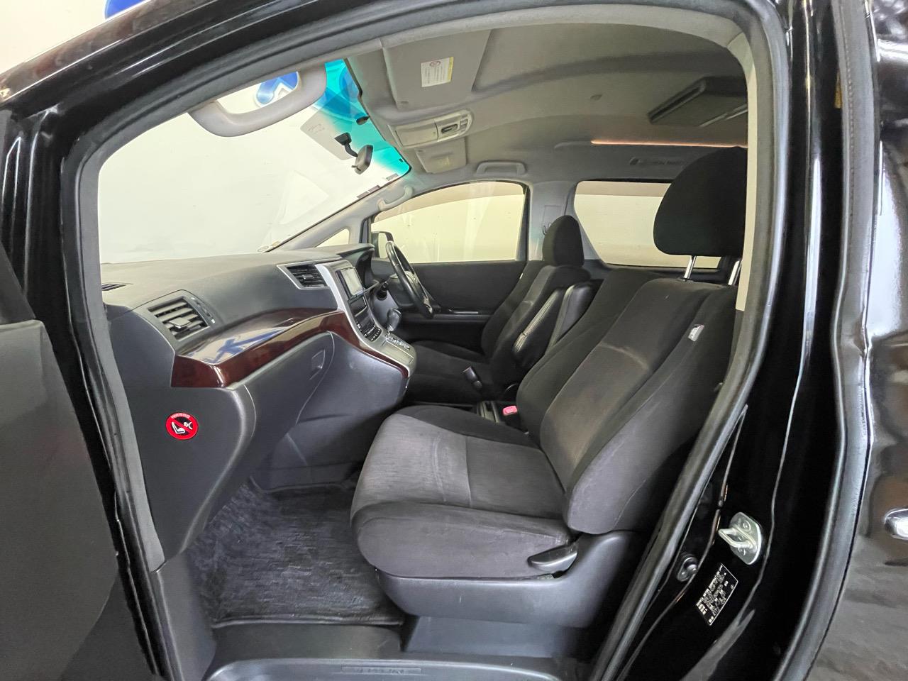 2013 Toyota VELLFIRE