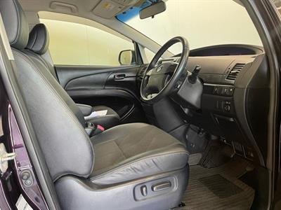 2015 Toyota Estima - Thumbnail