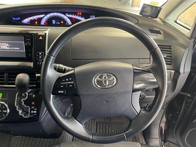 2015 Toyota Estima - Thumbnail