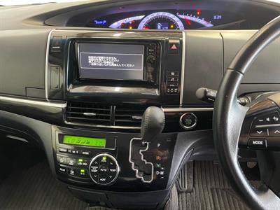 2015 Toyota Estima - Thumbnail