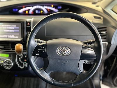2016 Toyota Estima - Thumbnail