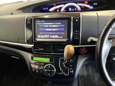 2016 Toyota Estima - Thumbnail