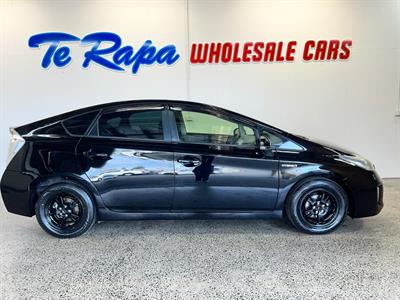 2012 Toyota Prius - Thumbnail