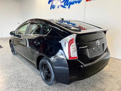 2012 Toyota Prius - Thumbnail