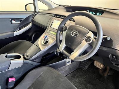 2012 Toyota Prius - Thumbnail